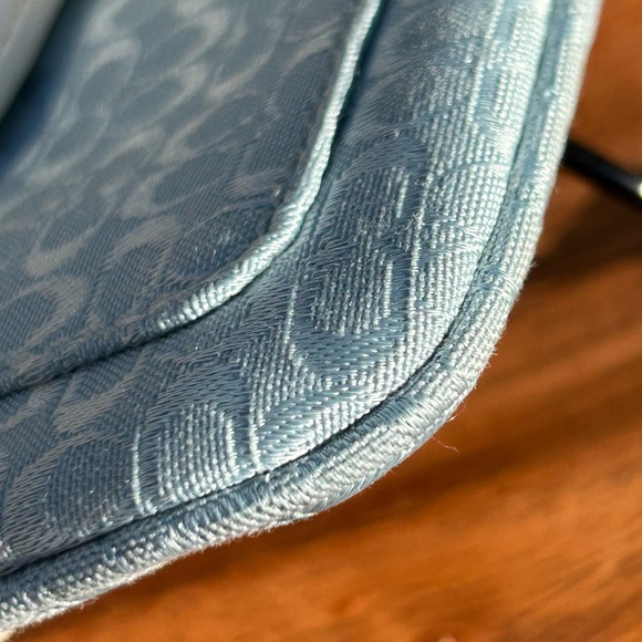 Coach Signature Soho Baby Blue Wristlet Clutch EUC Rare - Picture 15 of 17